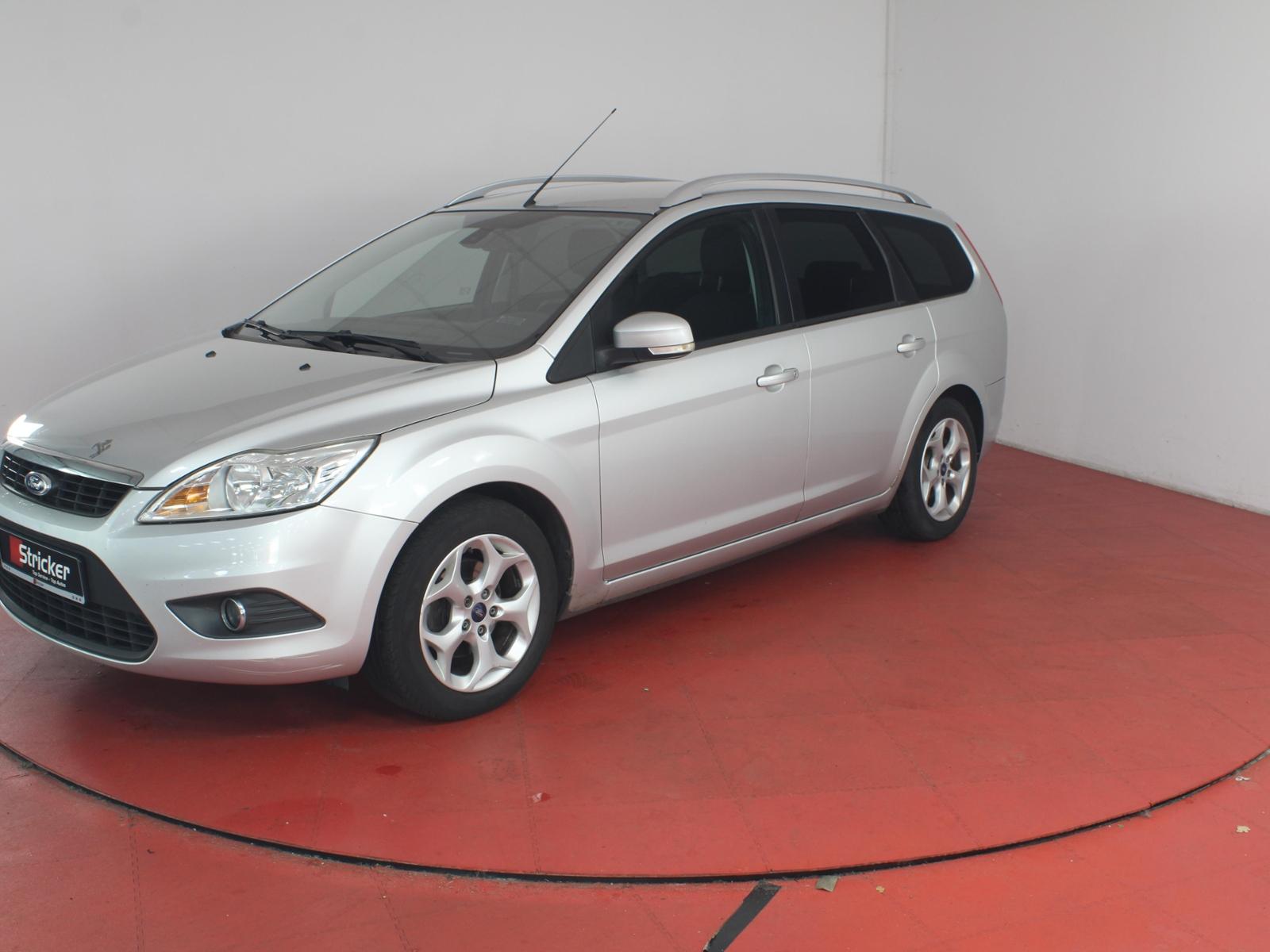 Ford Focus 2010 — photo 24
