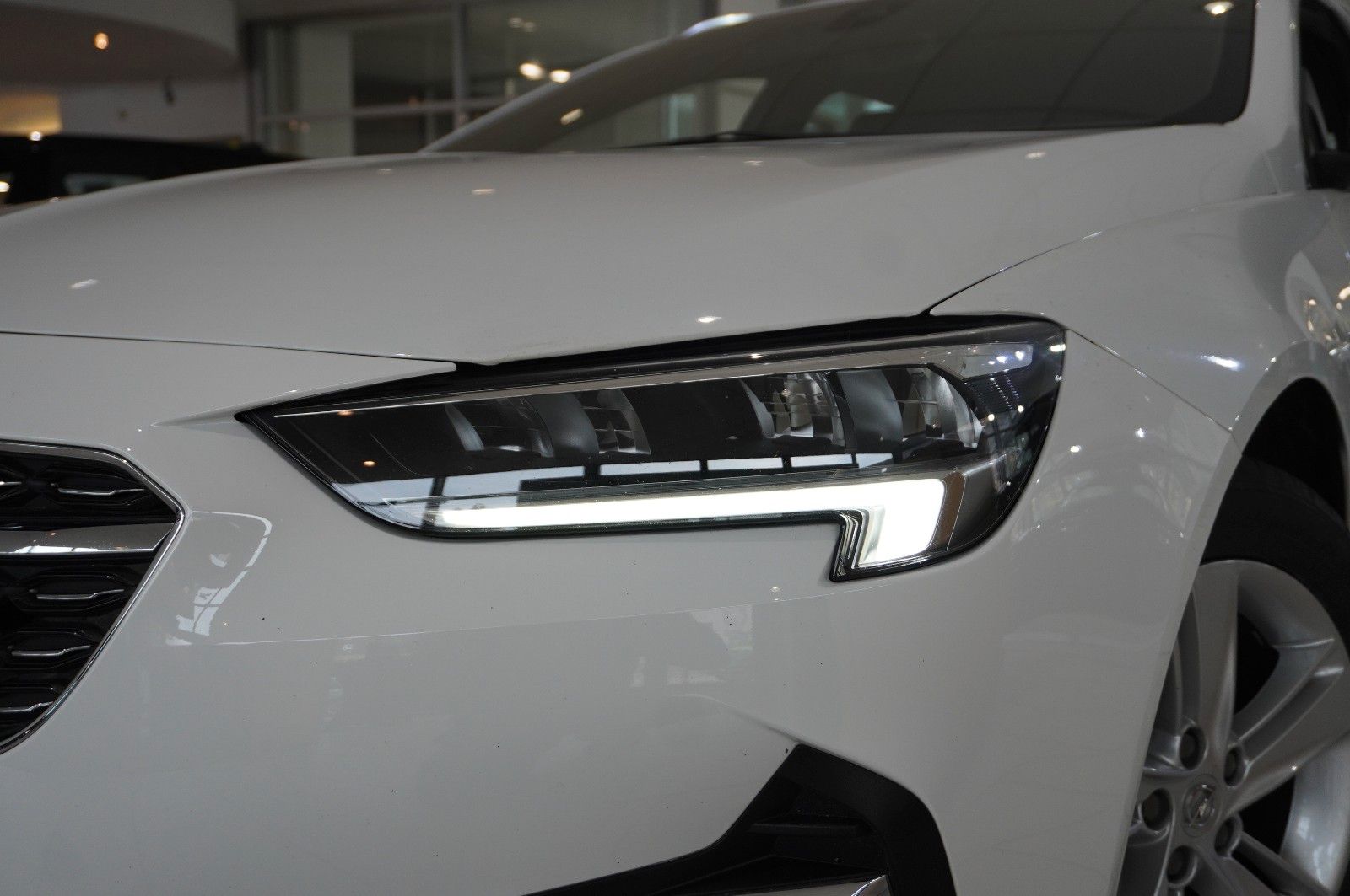 Fahrzeugabbildung Opel Insignia B ST 2.0D BUSINESS NAVI/LED/KAMERA/DAB+