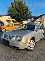 Volkswagen Bora 2.0 Automatik 157.000 Km K... - Volkswagen Bora mit Benzin-Antrieb: Kombi