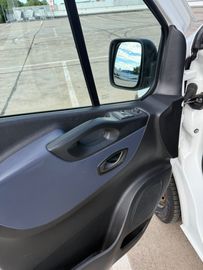 Opel Vivaro - 11