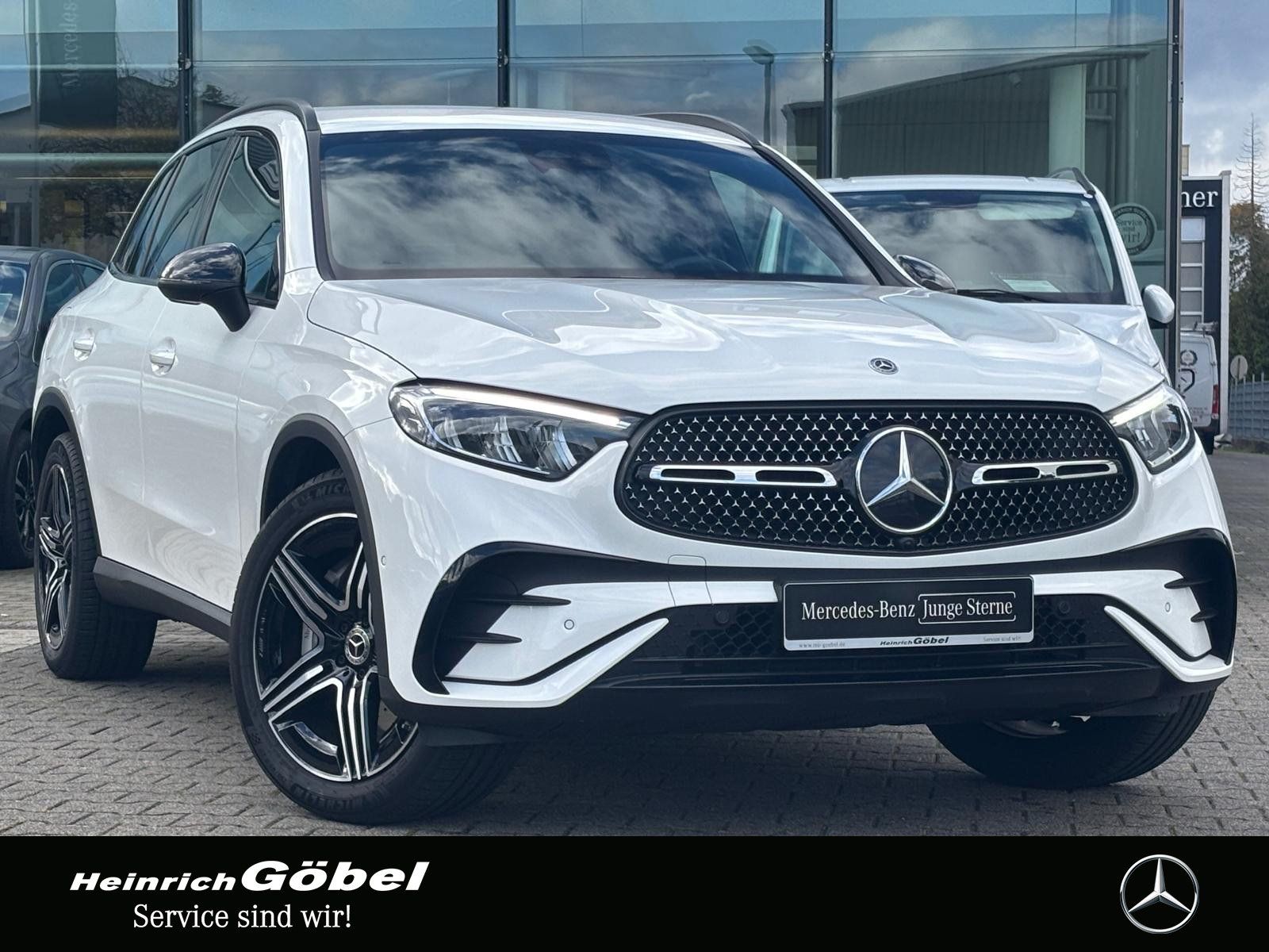 Fahrzeugabbildung Mercedes-Benz GLC 200 4M AMG*AHK*WINTER-PAKET*AMBIENTEBEL*