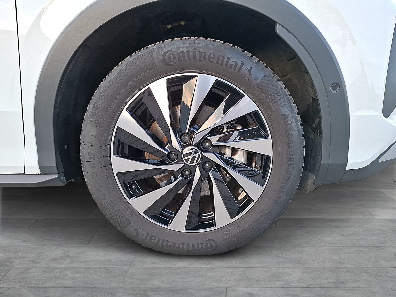 Fahrzeugabbildung Volkswagen T-Roc eTSI Life DSG LEDplus Navi AID ACC RFK SH
