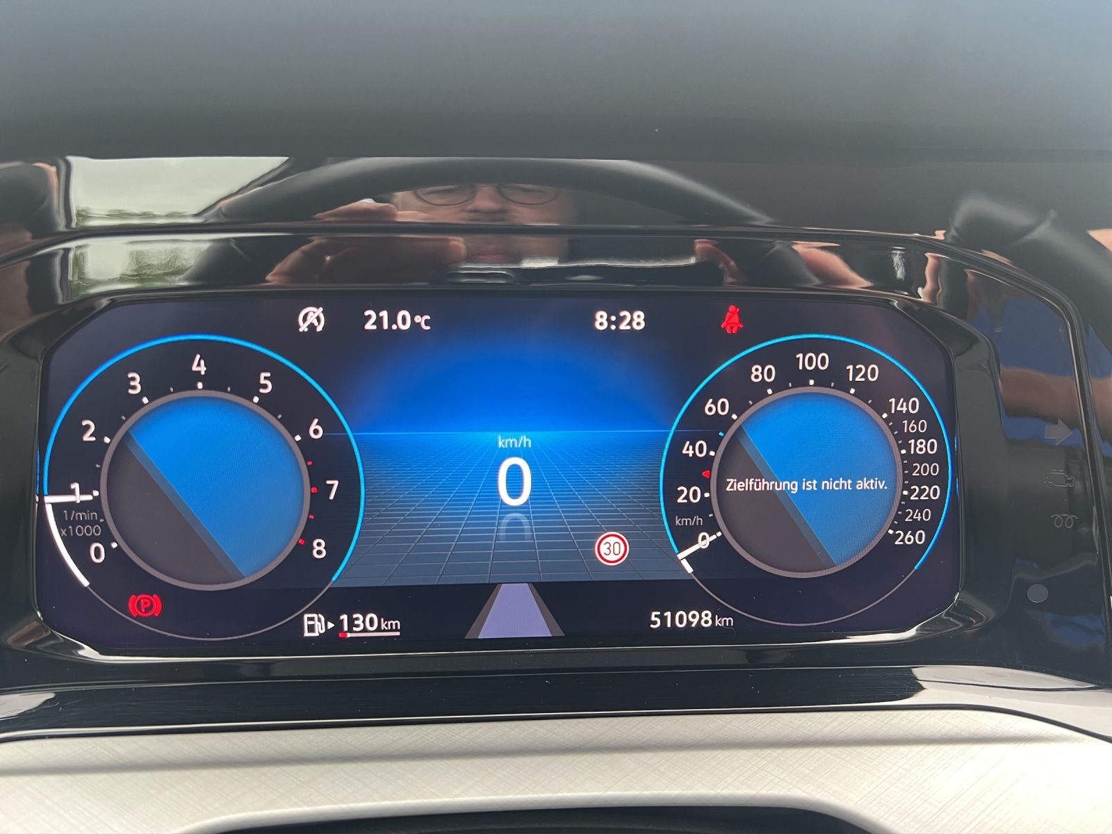 Fahrzeugabbildung Volkswagen Golf VIII Variant TSI Life LED Navi AID ACC PDC