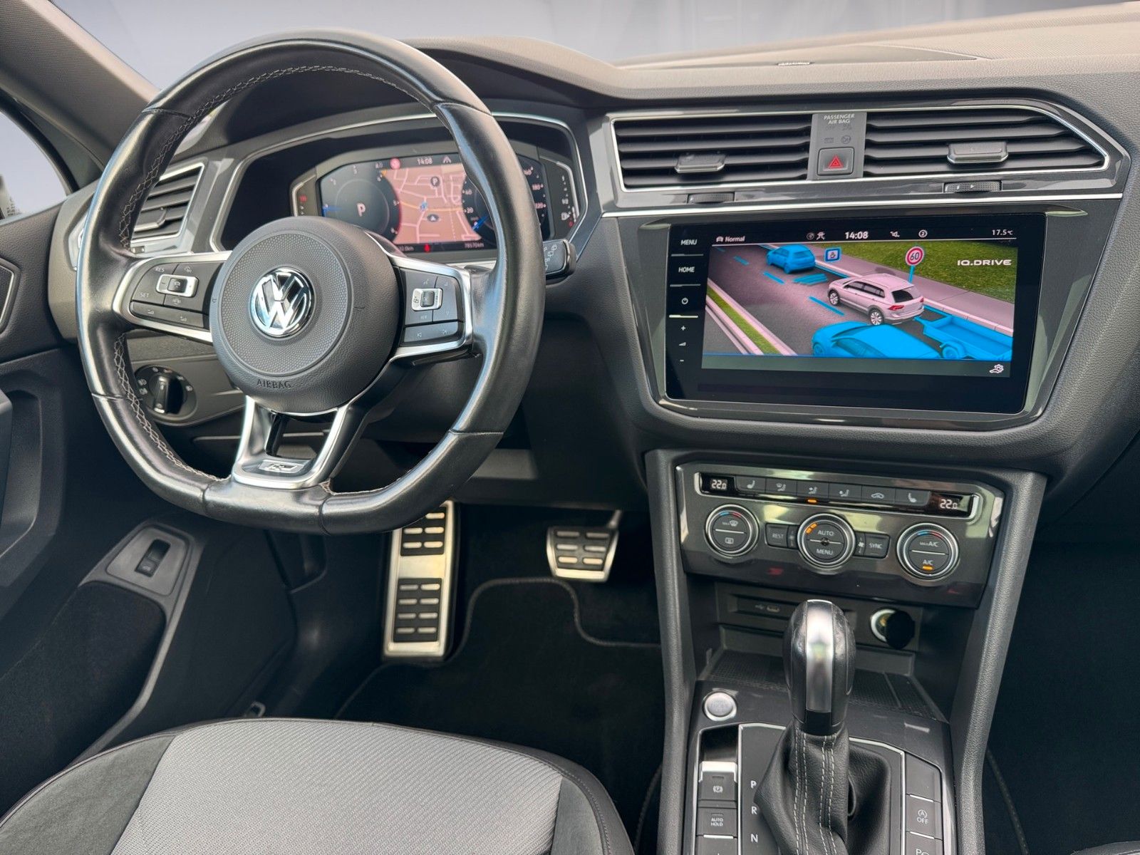Fahrzeugabbildung Volkswagen Tiguan Allspace 2.0TDI R-Line Highline 4Motion