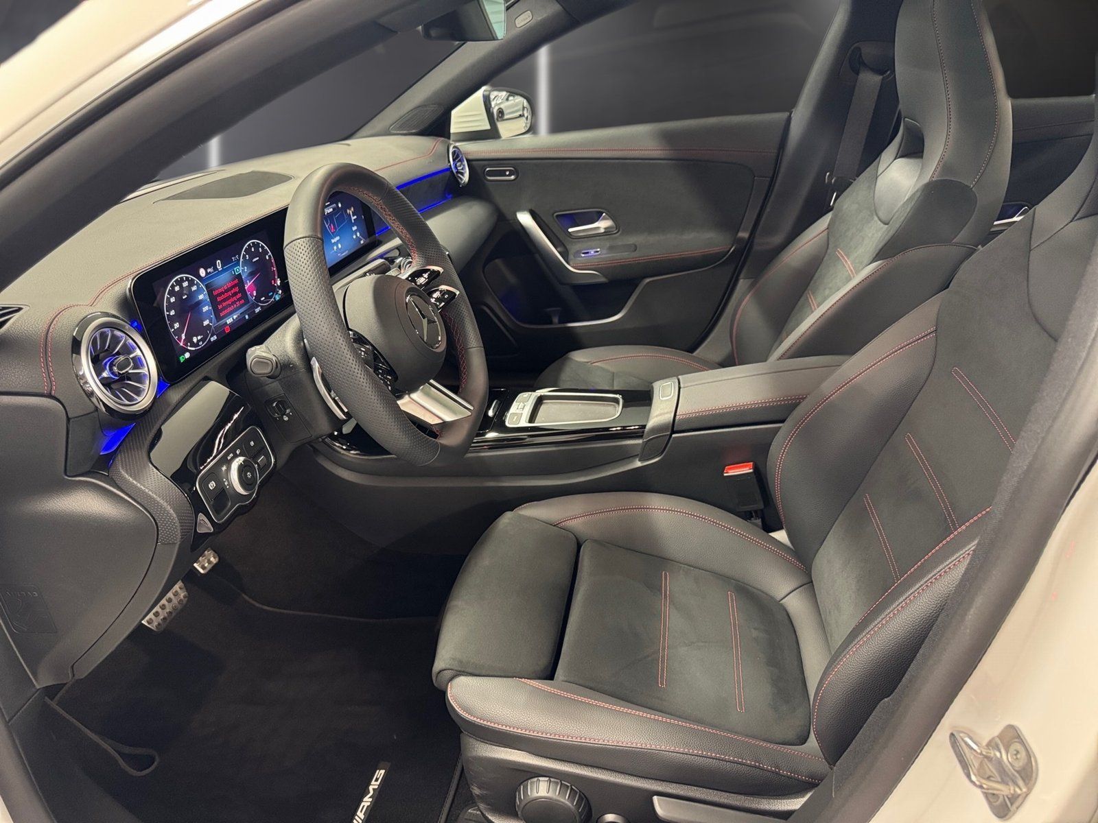 Fahrzeugabbildung Mercedes-Benz CLA 200 AMG*Pano*Distronic*360°*Totwink*CarPlay*