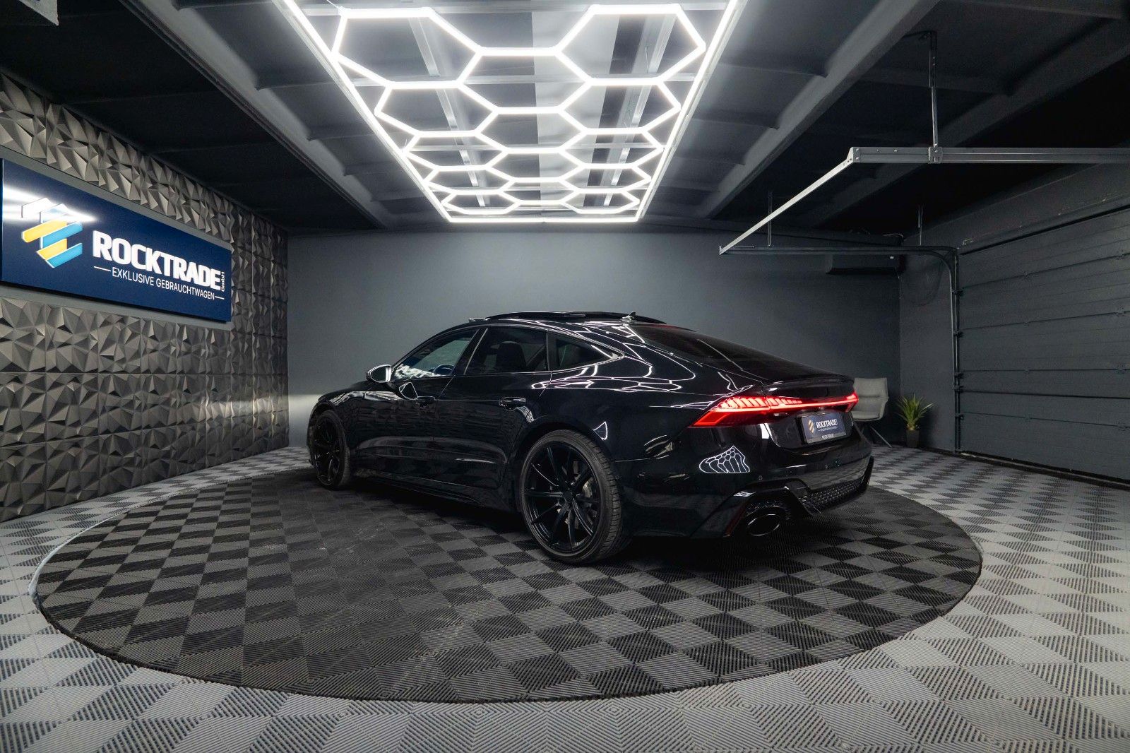 Fahrzeugabbildung Audi RS7 4.0 TFSI quattro | SKY Lounge | Pano | LASER