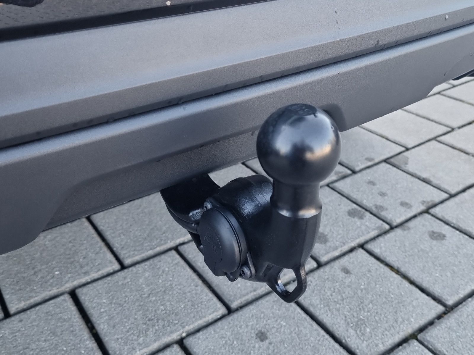 Fahrzeugabbildung SKODA Kamiq Tour 1,5 TSI DSG AHK 18" Fahrassi Info.