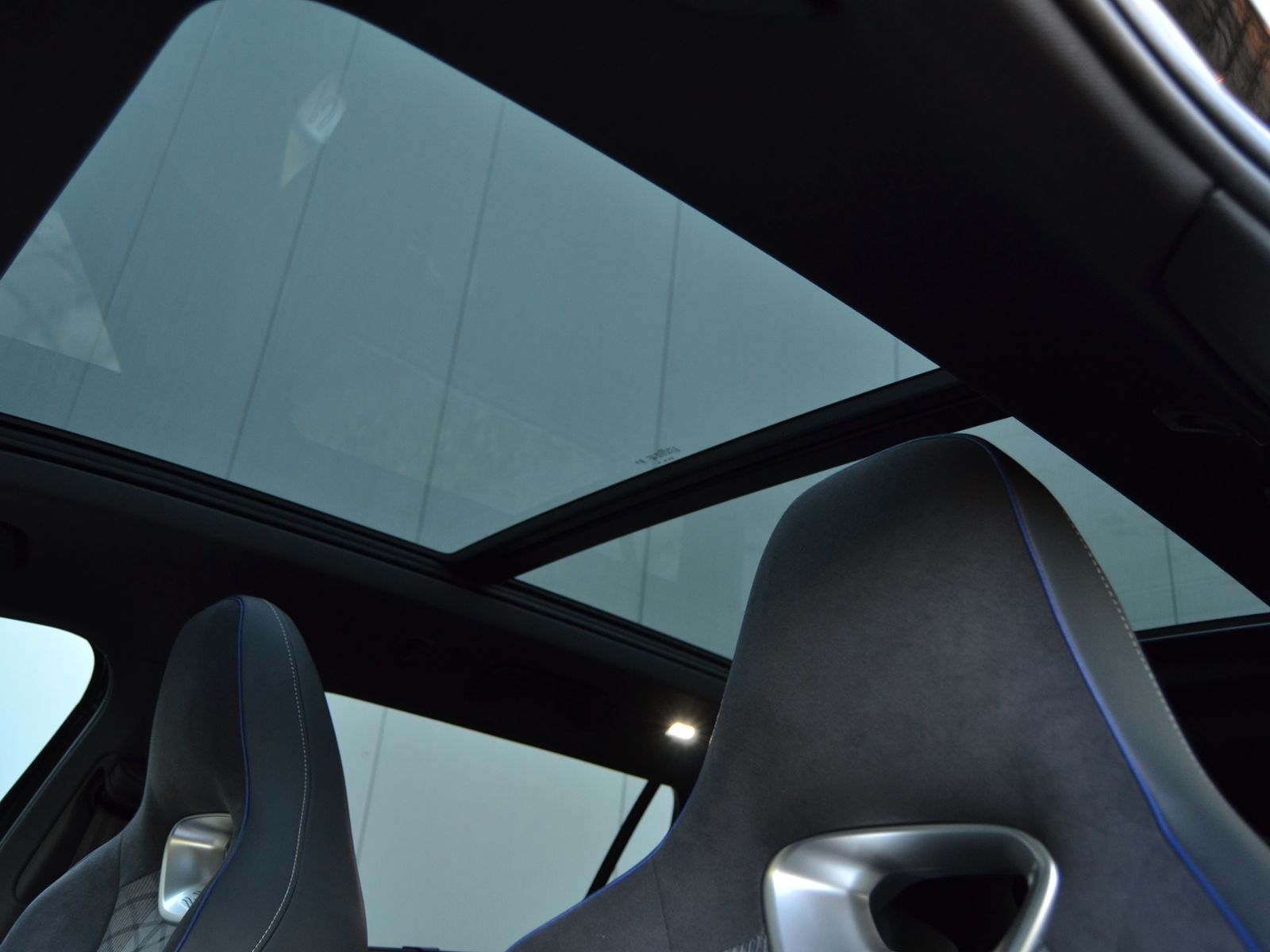 Passat Variant 2.0 TDI DSG R-Line IQ.DRIVE/PANOR