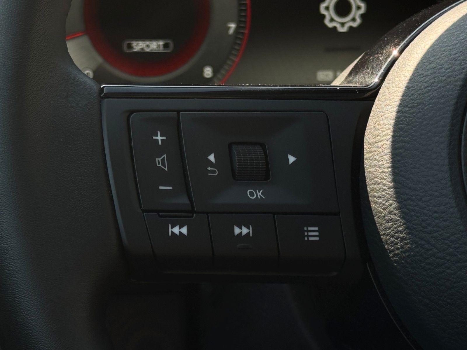 Fahrzeugabbildung Nissan Qashqai 1.3 DIG-T MHEV N-Connecta Pano 360° ACC