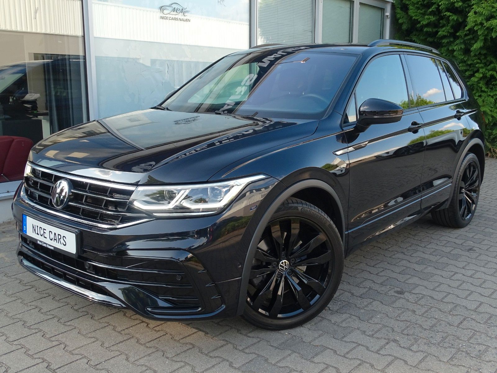 Volkswagen Tiguan R-Line 4Motion PANO AHK ACC TOT WINKEL foto 1