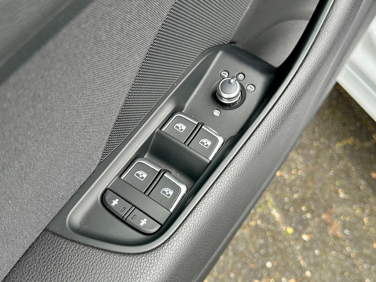 Audi A3 Sportback 35TFSI S LINE BLACK MATRIX NAV+ AHK