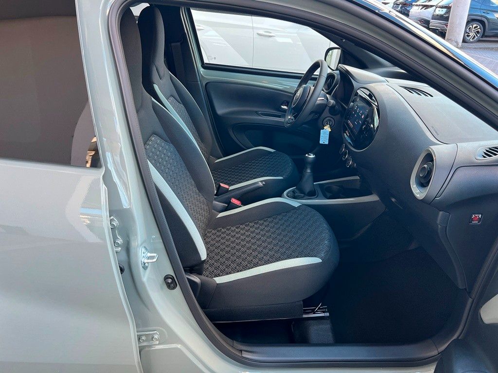 Fahrzeugabbildung Toyota Aygo X Teamplayer 1.0 RFKAM ACC