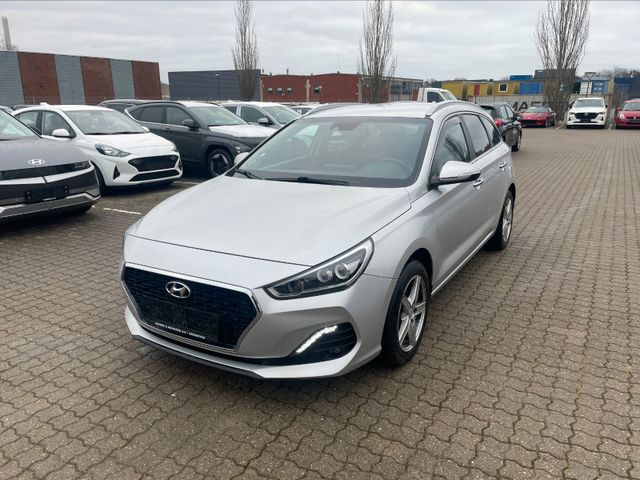 Hyundai i30 cw Premium 1,6 136 PS