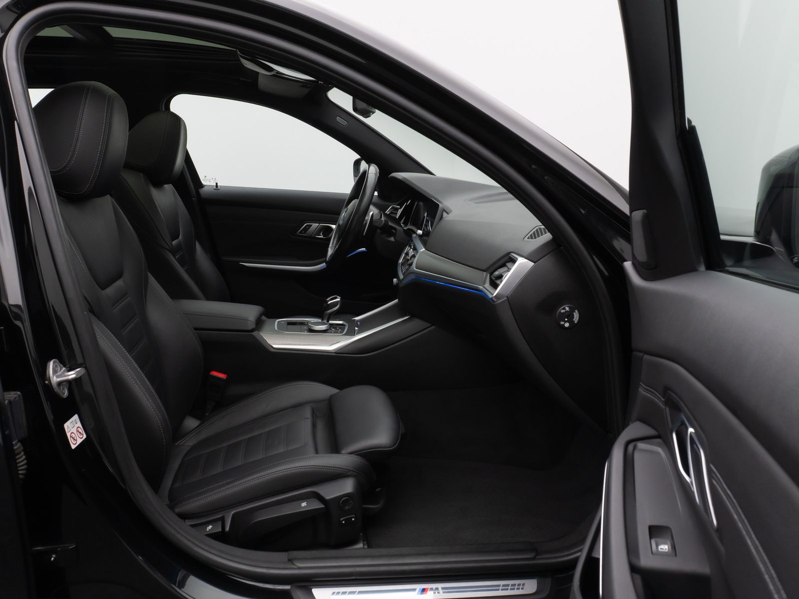 Fahrzeugabbildung BMW 320i M Sport Panorama Kamera Laser HiFi Komfort