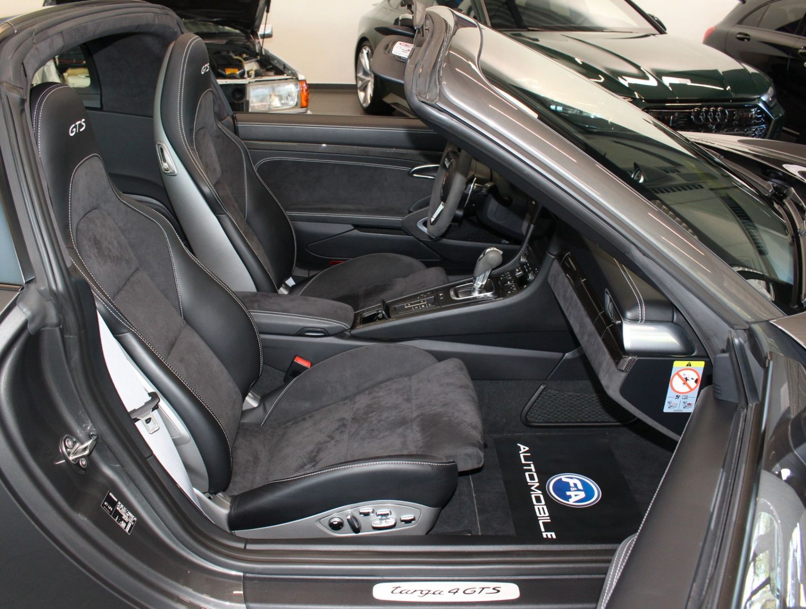 Fahrzeugabbildung Porsche Targa 4 GTS Sport Chrono*Carbon*2.Hand*MWST