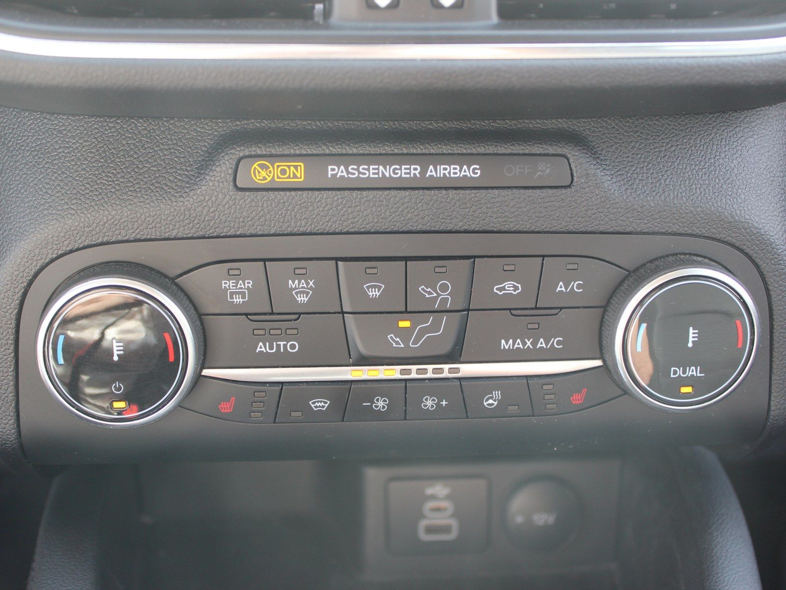 Fahrzeugabbildung Ford Kuga Hybrid Titanium 2,5 Duratec