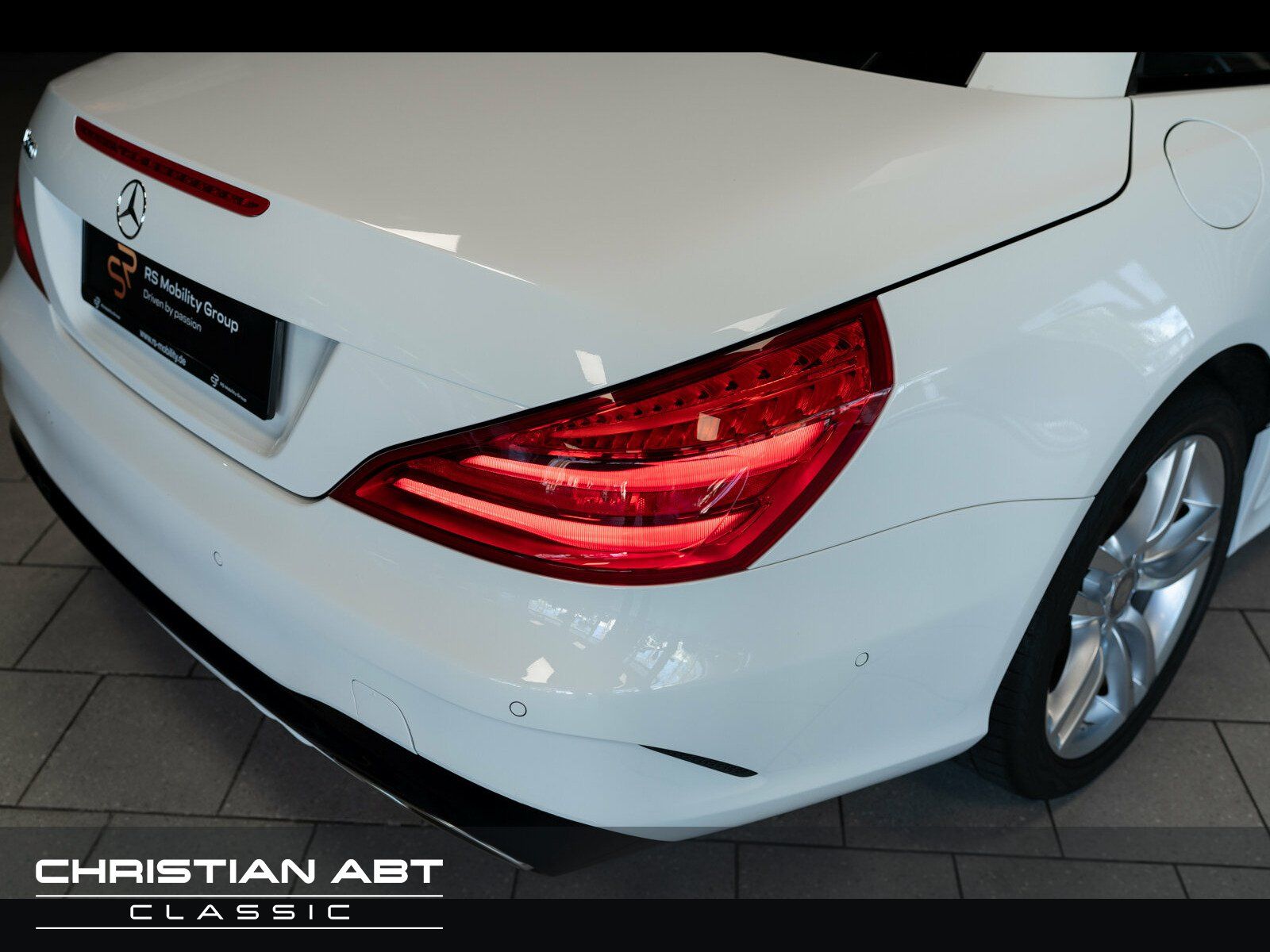 Fahrzeugabbildung Mercedes-Benz SL 500 COMAND/Pano.-Dach/Distronic/Autom./LED