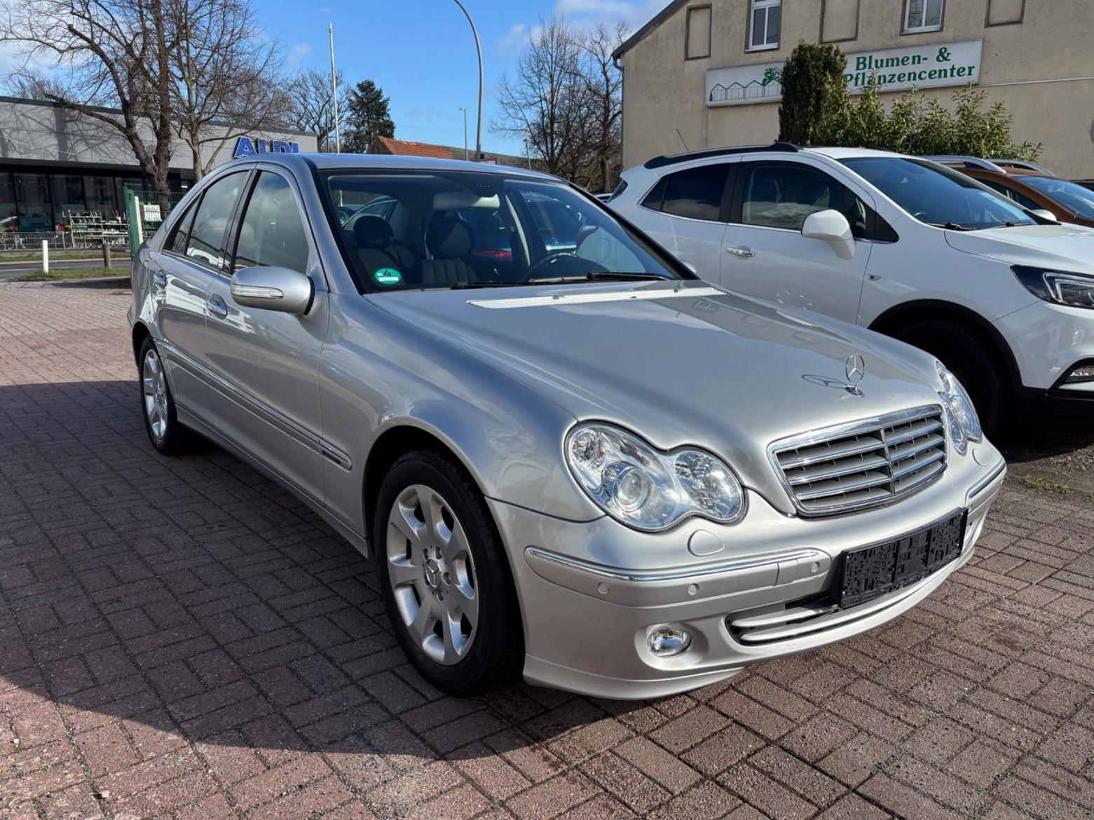 Mercedes-Benz C 200 AUTOM.+BI-XENON+KLIMA+SITZH.+SCHIEBED.+++