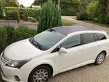 Toyota Avensis Combi 1,6-l-Valvematic - - Toyota Avensis Combi Gebrauchtwagen