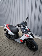 Aprilia SR 50 2016 Vespa in gute Zustand - APRILIA 50 SR