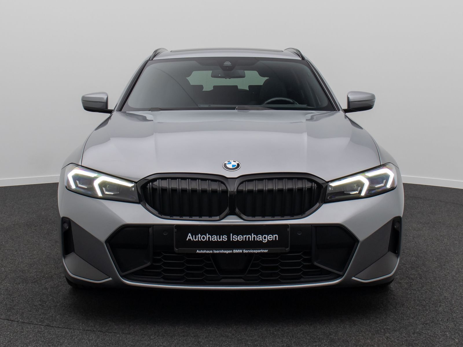 Fahrzeugabbildung BMW 330d xD M Sport ACC Kamera H/K Panorama HUD 19"