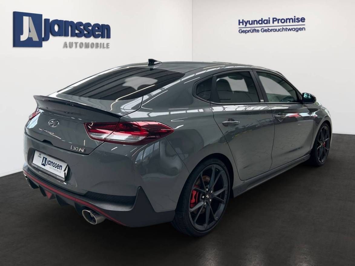 Fahrzeugabbildung Hyundai i30 N Performance Navigationspaket, N-Sportschal