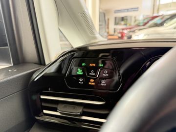 Volkswagen Caddy 2.0TDI DSG STYLE NAV PRO STANDH PANO 7SITZ