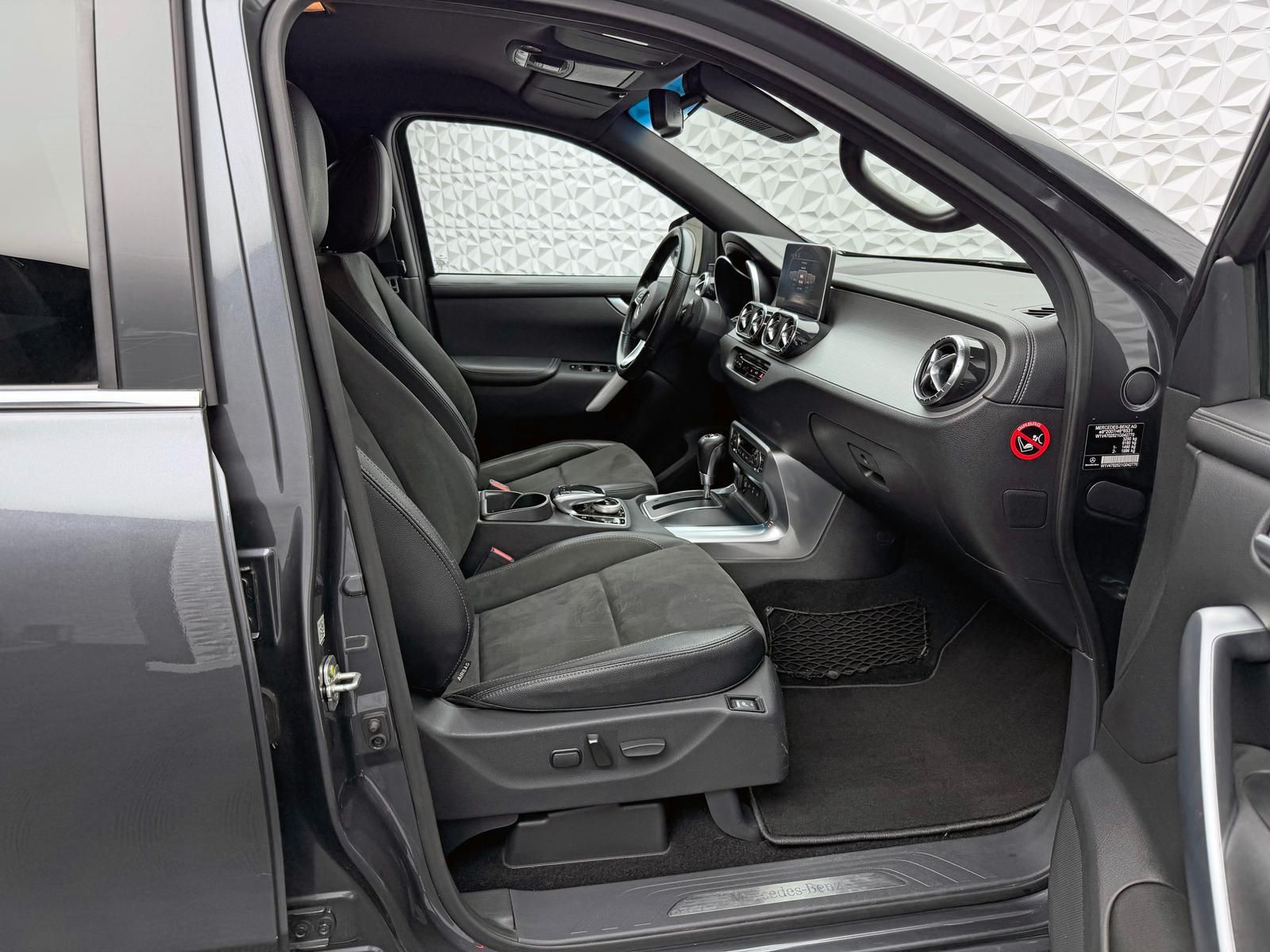 Fahrzeugabbildung Mercedes-Benz X 350d POWER-EDITION/4MATIC/LED/KEYLES/360°/AHK