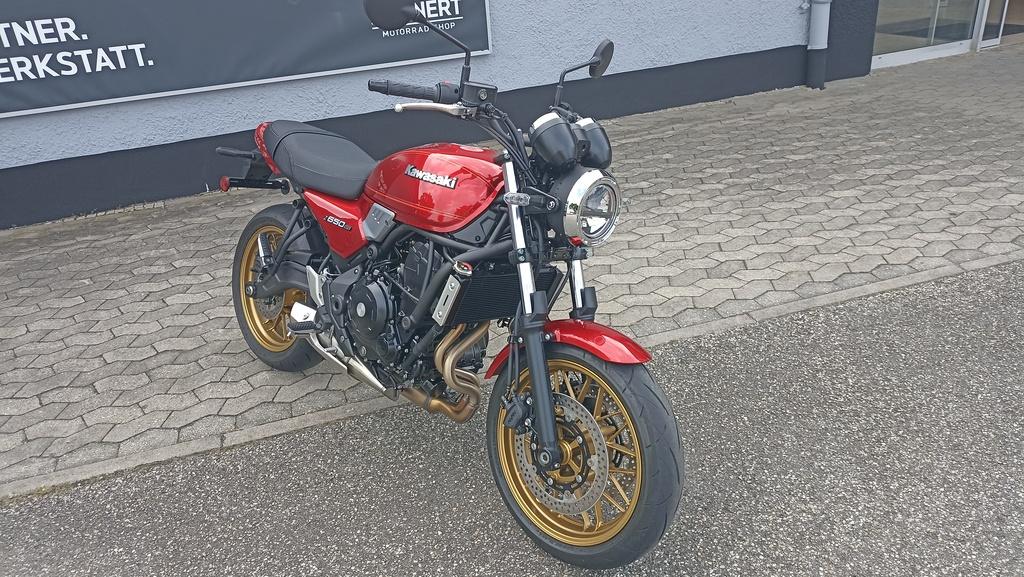 Kawasaki Z650RS Fast neu/erst 393 Kilometer