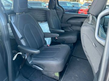 Chrysler Chrysler Touring Plus S  20" Felgen Monitor