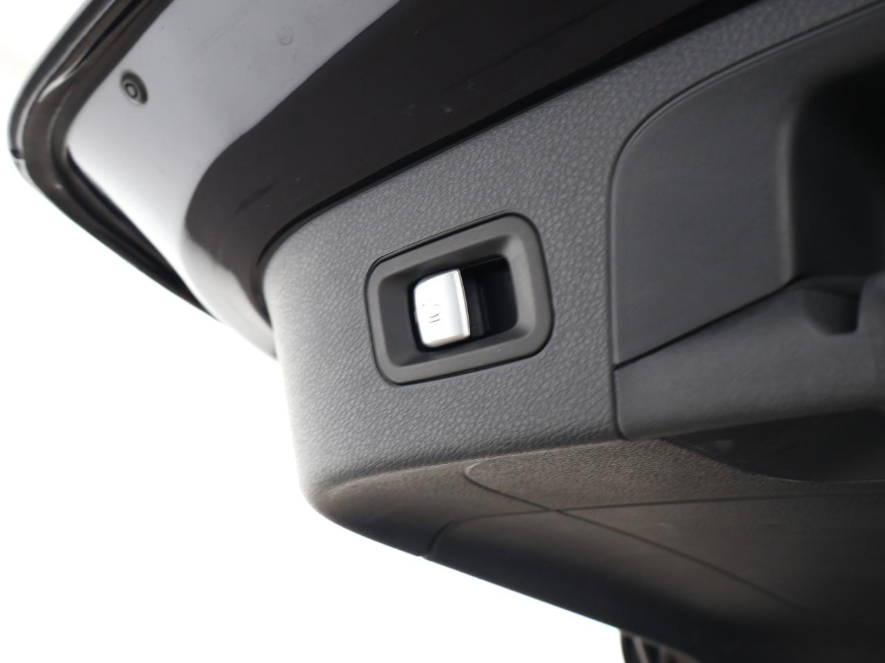 Mercedes-Benz EQC 400 4M AMG AHK HUD Leder 360° SHD Distr.