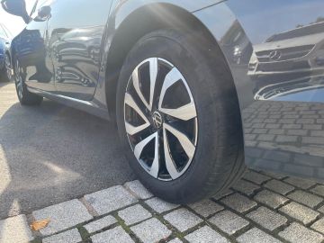 Volkswagen Golf - 9