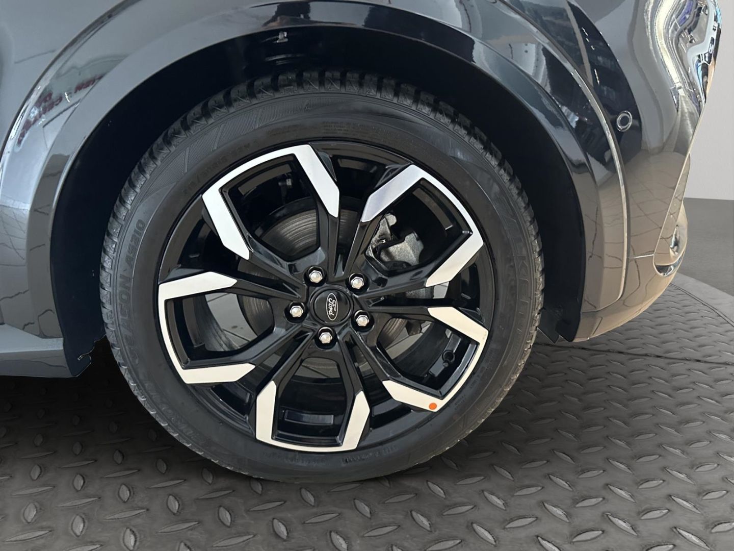 Fahrzeugabbildung Ford Puma ST-Line X Navi B&O LED Klimaautom DAB