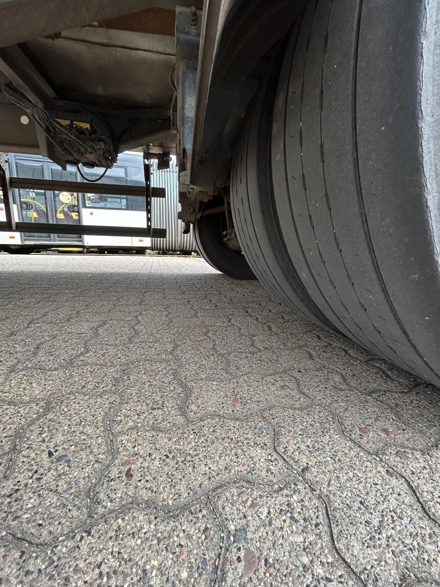 Fahrzeugabbildung Mercedes-Benz Antos 1840+Rohr Kühlauflieger