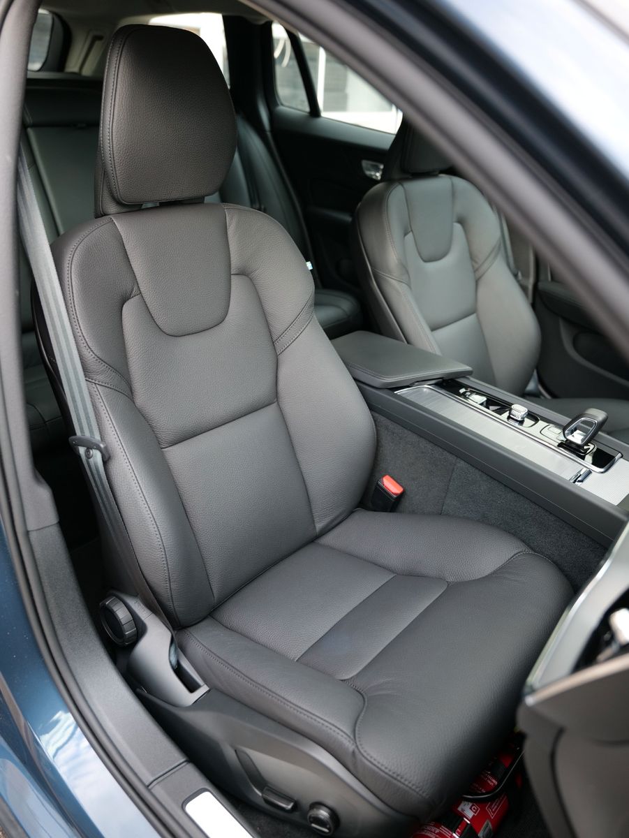 Volvo V60 B4 Core LEDER NAVI ACC 4xSHZ KEYLESS PDC CAM foto 21