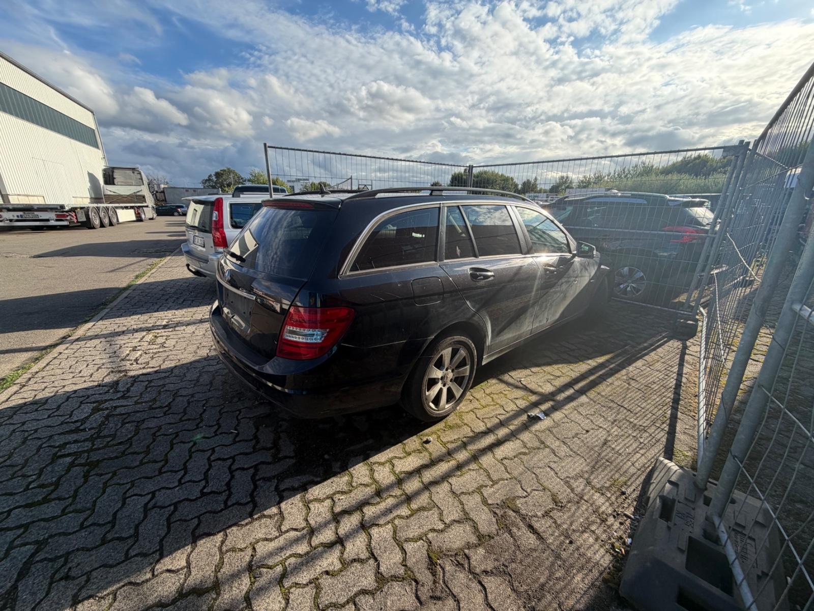 Mercedes-Benz C220 2012 — rear view