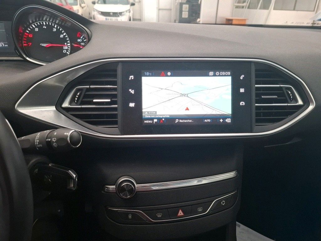 Fahrzeugabbildung Peugeot 308 Active 1.2T NAVI/LED/PDC/TEMPOMAT