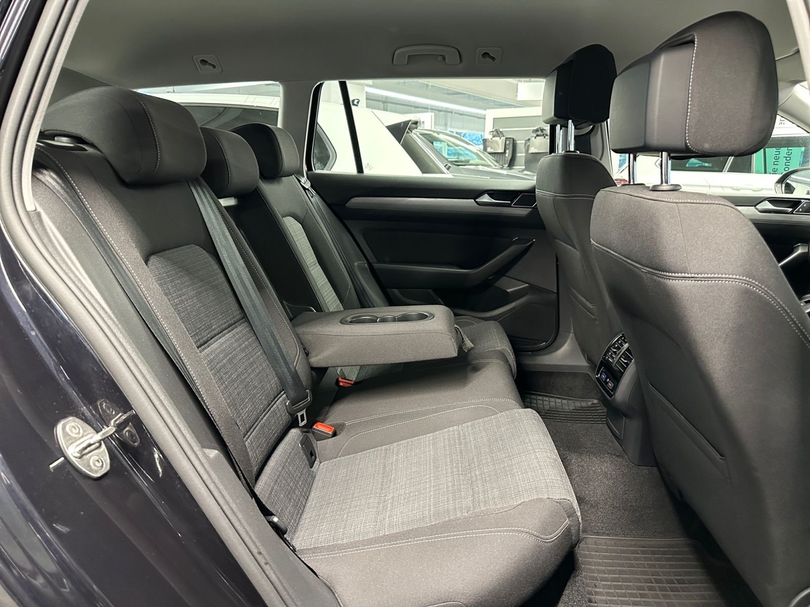 Volkswagen Passat Variant - Bild 10