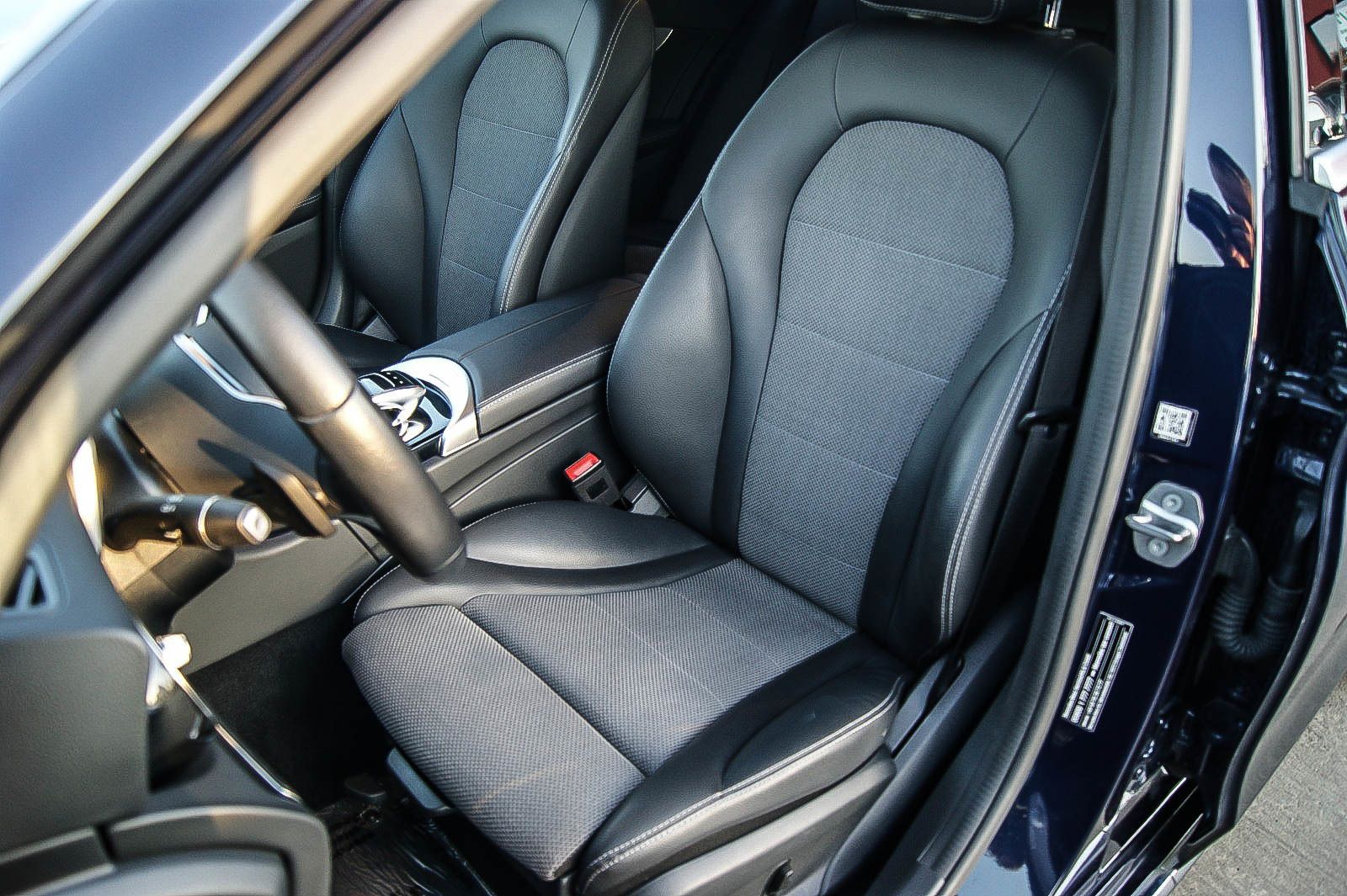 Fahrzeugabbildung Mercedes-Benz C 300 e T 9G-T Avantgarde AHK BURMESTER LED KAME