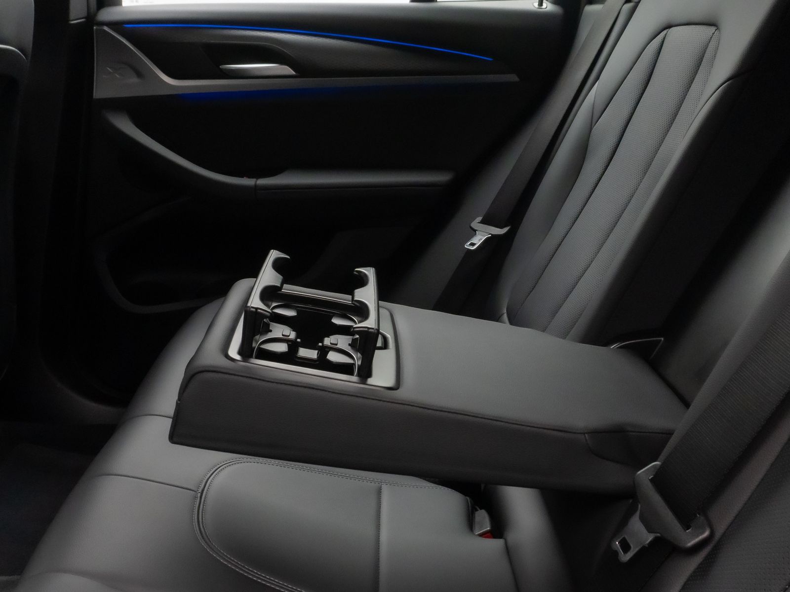 Fahrzeugabbildung BMW X3 xD20i M Sport Kamera DAB DrivingAssis AHK LED