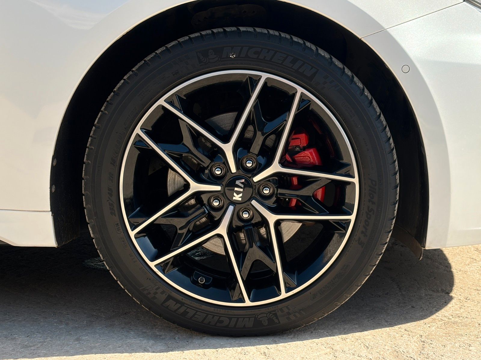 Fahrzeugabbildung Kia Optima SW 1,6 T-GDI DCT GT Pano H&K ACC SHZ LHZ