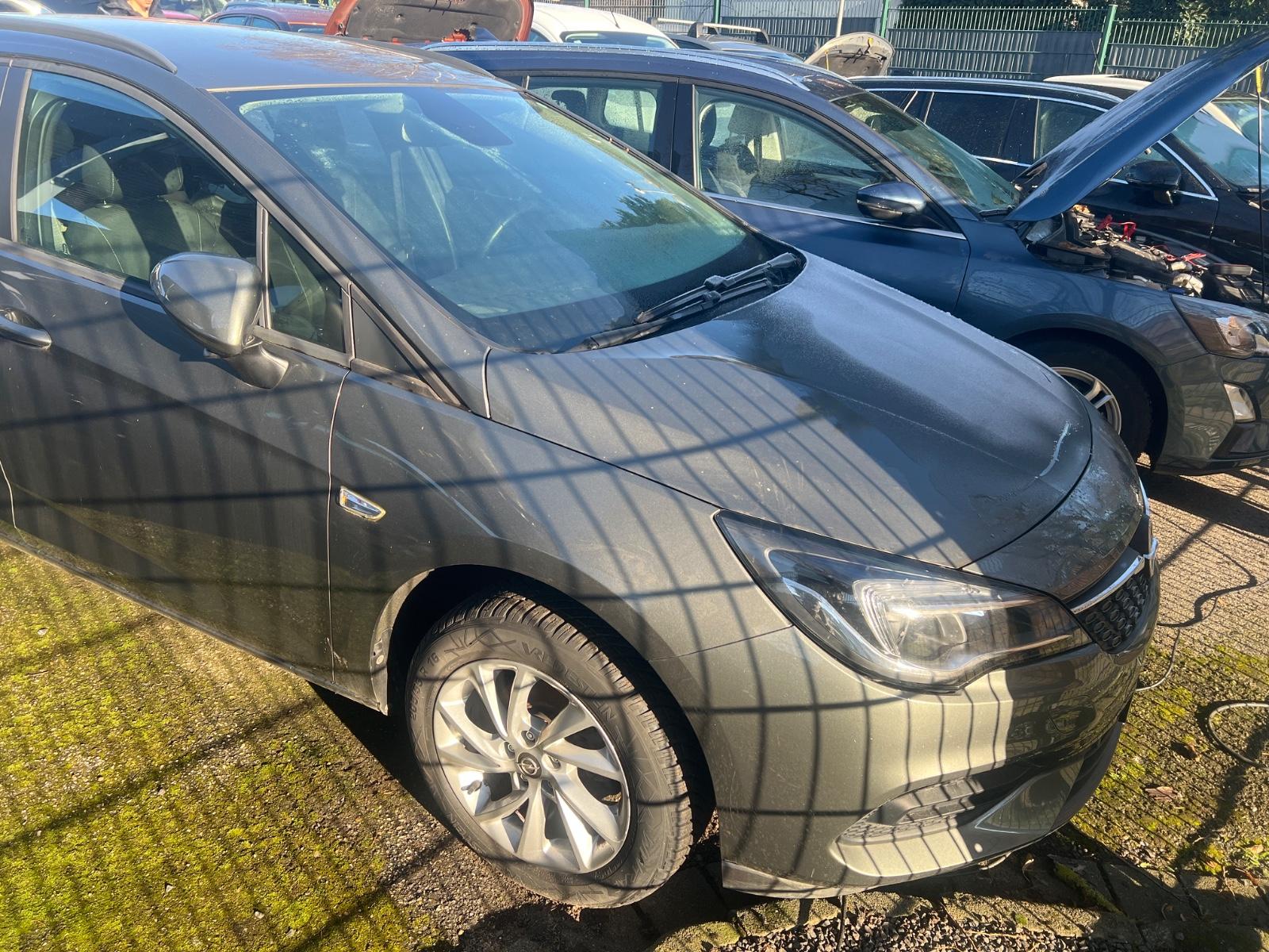 Opel ASTRASPORT TOURER 1.5 TURBO D EDITION MOTORSCHAD