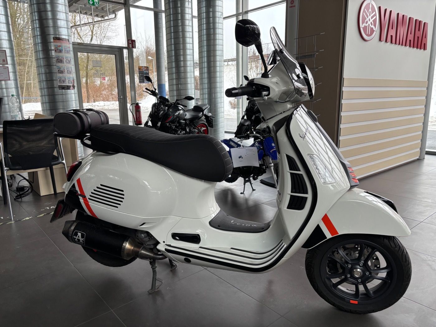 Fahrzeugabbildung Vespa GTS 300 Super Sport Arrow Auspuff