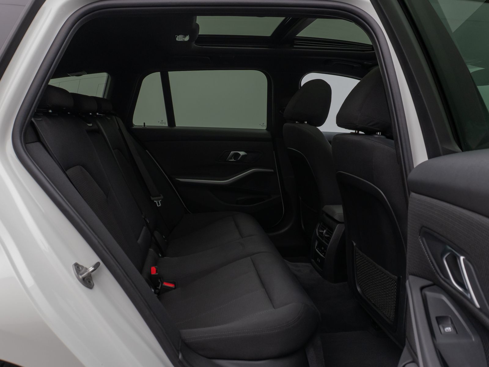 Fahrzeugabbildung BMW 320d xD Panorama DAB PDC Geschwindigkeitsreg LED