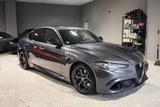 Alfa Romeo Giulia 2.9 V6 Bi-Turbo Quadrifoglio - Alfa Romeo Giulia quadrifoglio mit Benzin-Antrieb