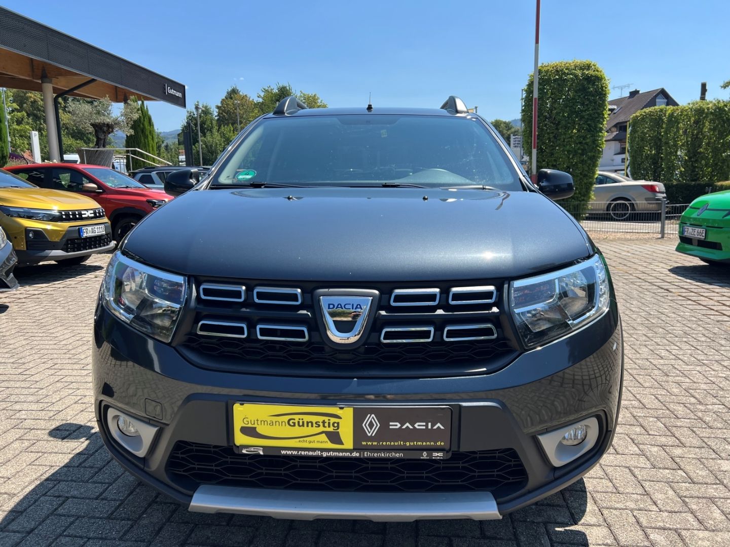 Fahrzeugabbildung Dacia Sandero II Stepway Celebration TCE 100 ECO-G Nav