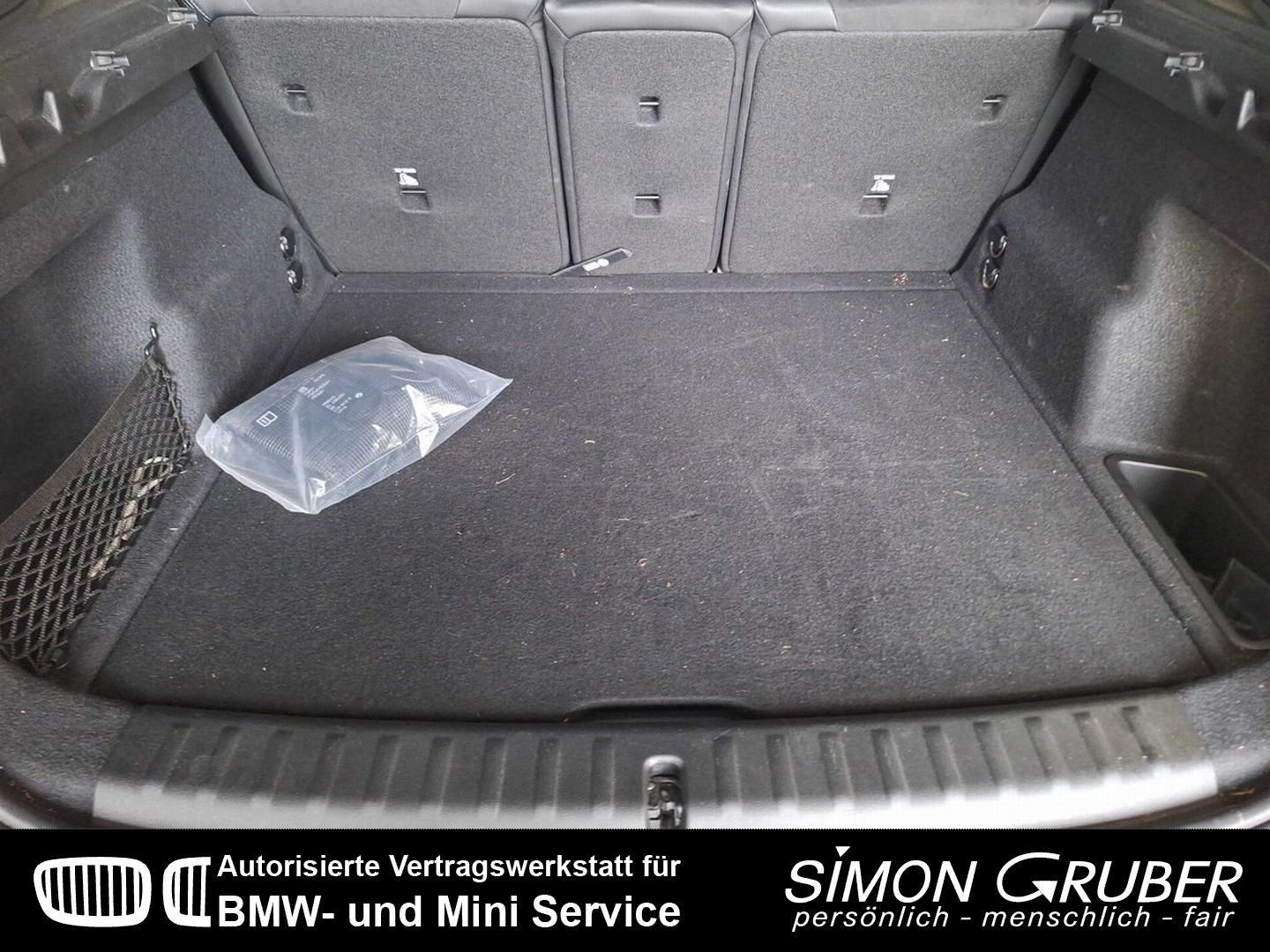 Fahrzeugabbildung BMW X1 sDrive 18i M Sport Paket Panorama LED Kamera