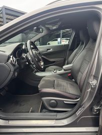 Mercedes GLA 180 - 12