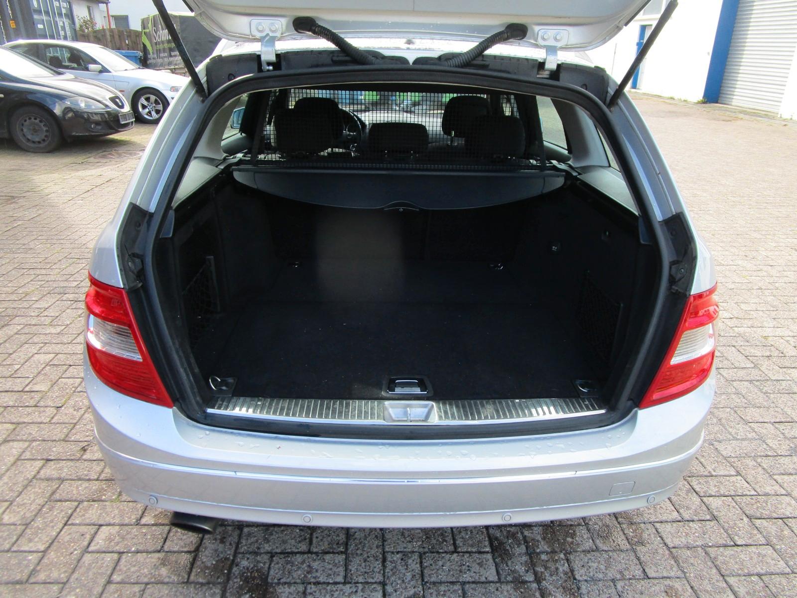 Mercedes-Benz C200 2008 — photo 13