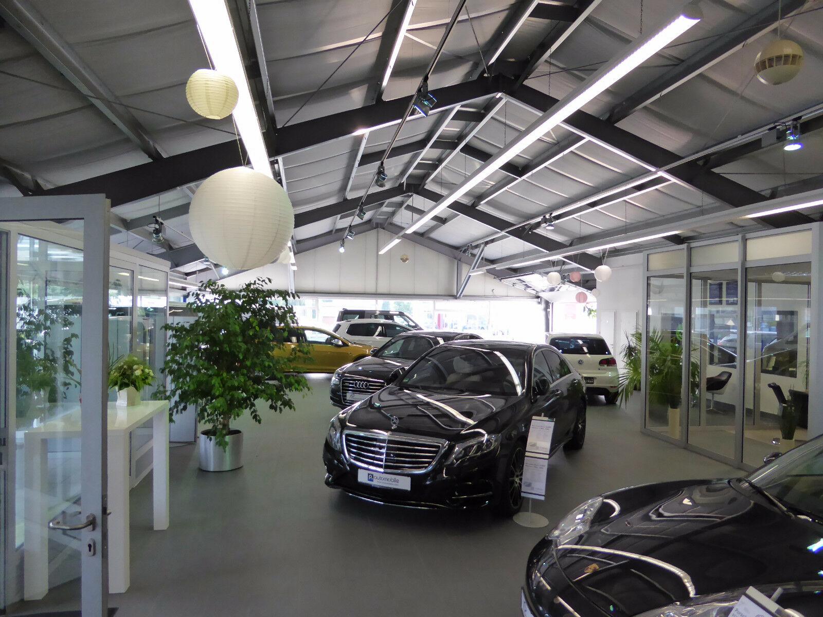 showroom-image-top